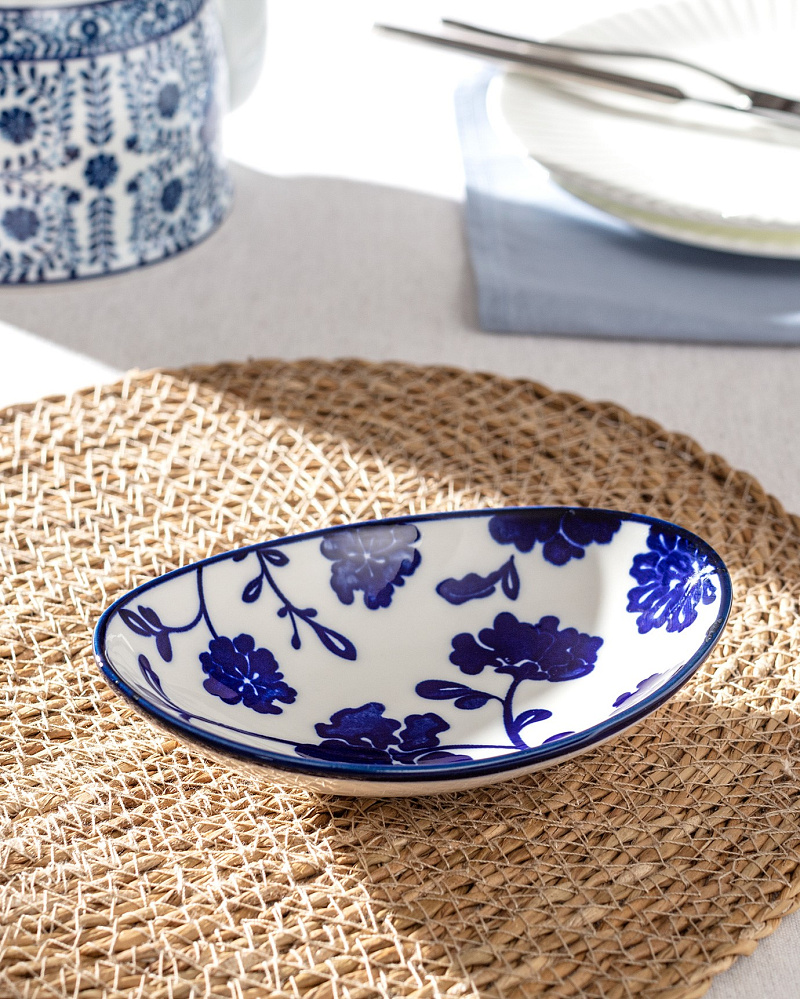 Тарелка фарфоровая овальная Reve Angers New 16x9x3 см - синяя