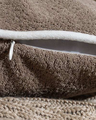 Декоративная наволочка Melay 43x43 см. - коричневая