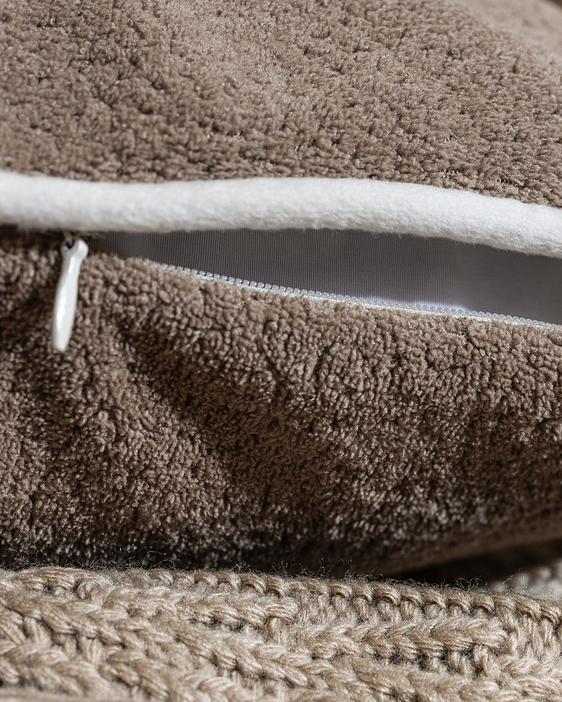 Декоративная наволочка Melay 43x43 см. - коричневая