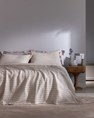 Комплект покрывало + 2 наволочки Petite 230x240 см