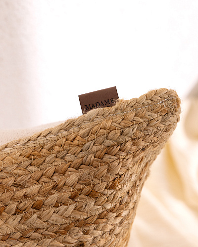 Декоративная наволочка Versailles 50x50 см. - бежевая / белая