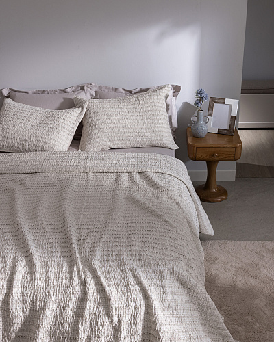 Комплект покрывало + 2 наволочки Petite 230x240 см