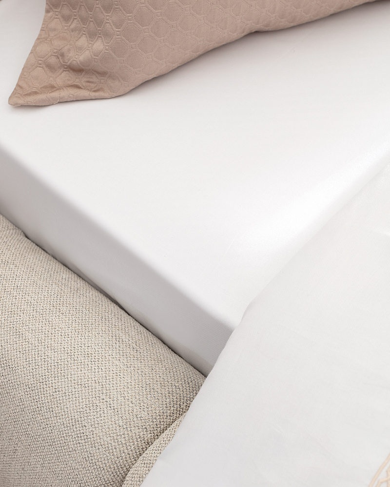 Двуспальный комплект белья Somme - бежевый. Простыня: 260x280 см. 2 Наволочки: (50x70)+4 см. Пододеяльник: 200x220 см. Покрывало: 240x250 см. 2 Наволочки: (50x70)+5 см.