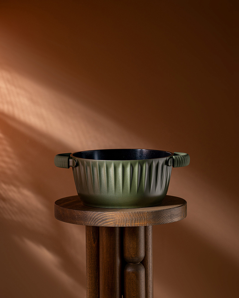 Кастрюля Freya с крышкой и силиконовыми съемными ручками 4л., - алюминий