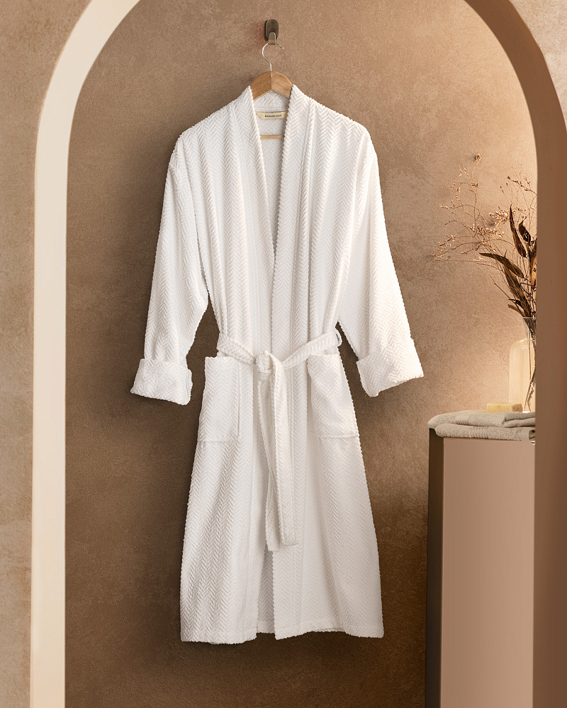 Мужской халат Nicola S-М р. - белый