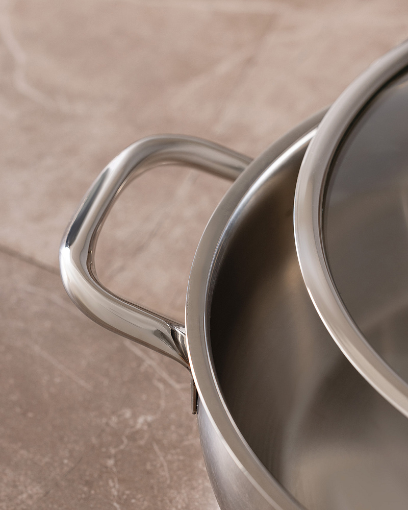 Кастрюля Vera с крышкой 28 см, нержавеющая сталь