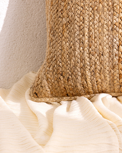 Декоративная наволочка Louvre 50x50 см. - бежевая