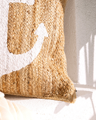 Декоративная наволочка Versailles 50x50 см. - бежевая / белая