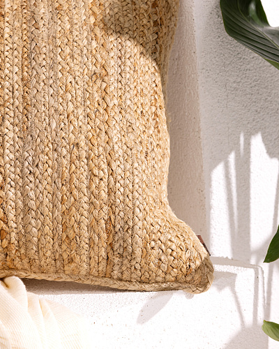 Декоративная наволочка Louvre 50x50 см. - бежевая