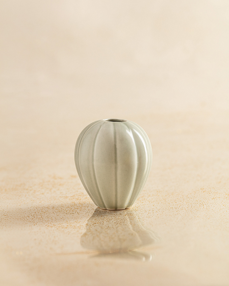 Ваза Dori - серая. 7Х7Х13 см