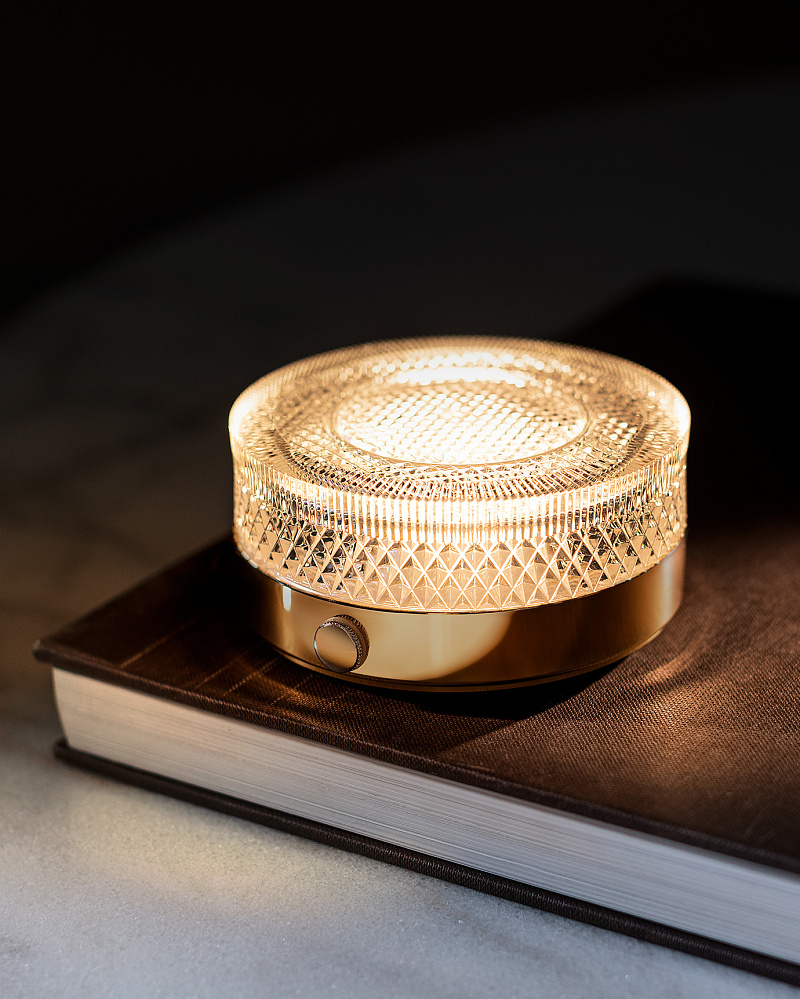 Светильник Claire Touch 10X10x5 см. - золотистый