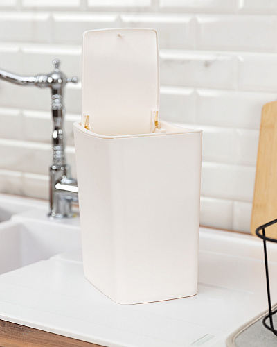 Мусорное ведро Olivier с механической крышкой 4 л, пластик