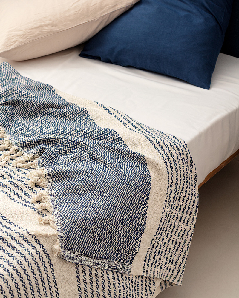 Покрывало односпальное Denney 160x220 см. - синее / экрю