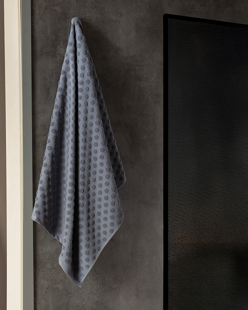 Банное полотенце Polka Dot 70x140 см. - темно-голубое