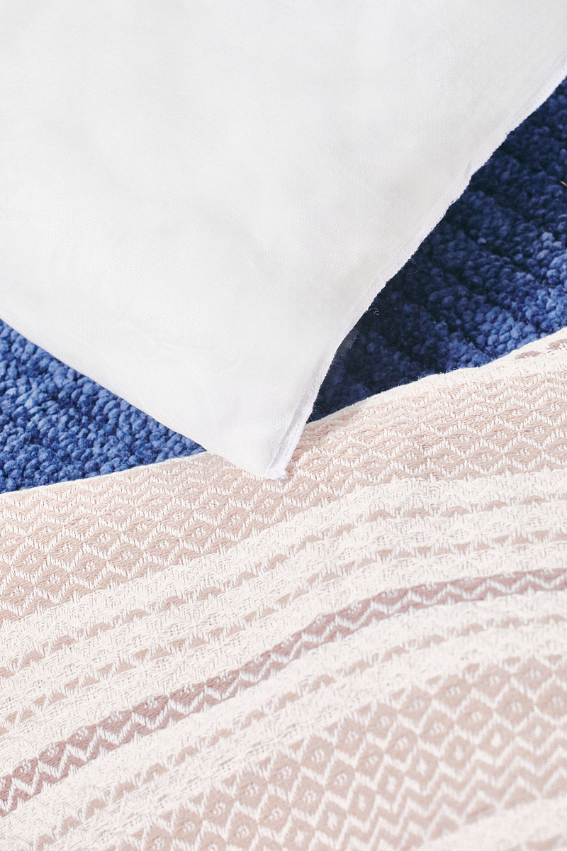 Декоративная подушка Raina 33х50 см