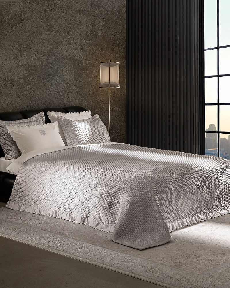 Подарочный комплект постельного белья евро Ludesse 260x280 см с одеялом и покрывалом, хлопок