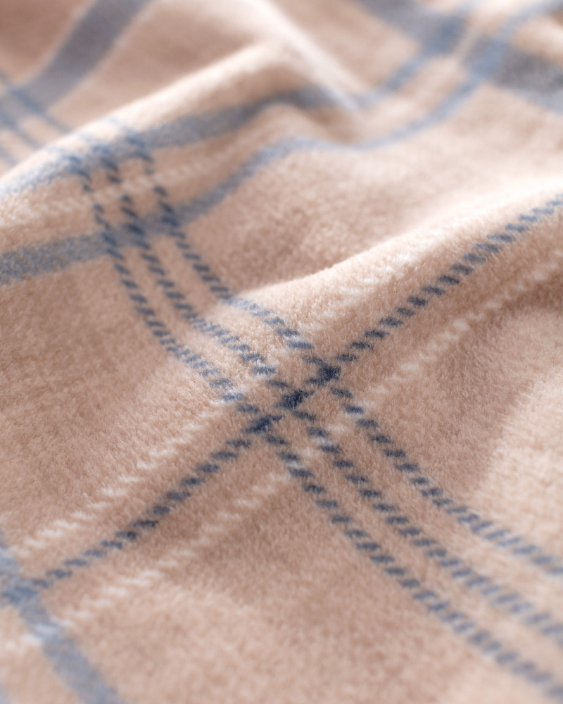 Покрывало полутораспальное Tignes 200x220 см. - бежевое / синее