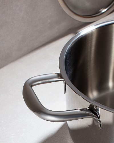 Кастрюля с крышкой Nova 4,2 л. - серебристая