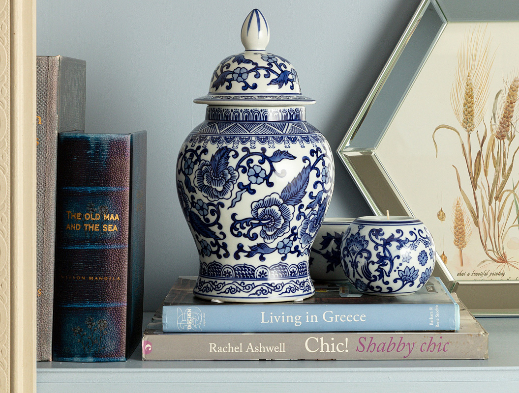 Ваза с крышкой Bordeaux 12,5x12,5x25 см. 