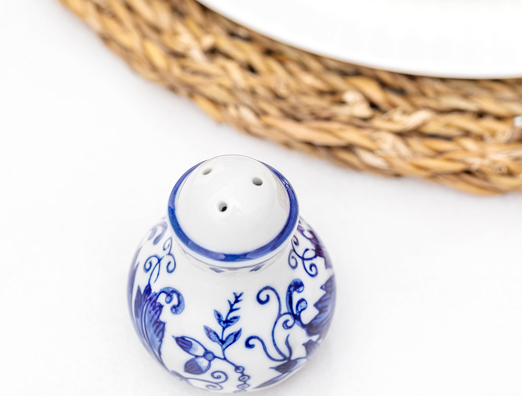 Солонка Alita 5,5x5,5x8 см. - синяя / белая