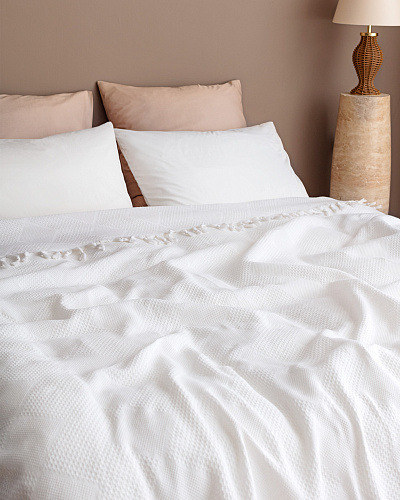 Покрывало двуспальное Basile 220x240 см белое