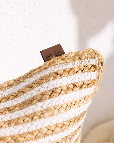 Декоративная наволочка Seine 50x50 см. - бежевая / белая