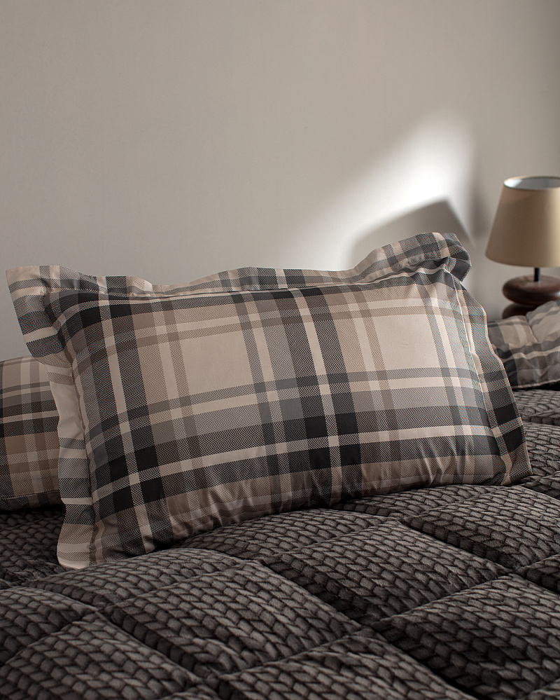 Комплект постельного белья полутораспальный Bobigny c одеялом-покрывалом 160x200 см