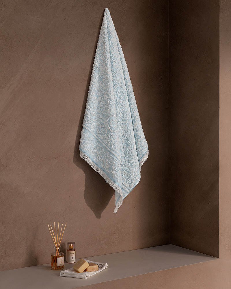 Банное полотенце Maynard 70х140см - белое/голубое