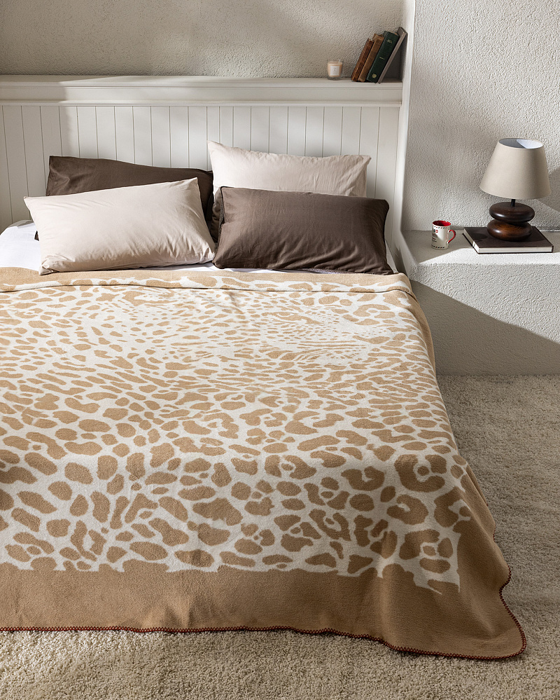 Покрывало односпальное  Leopard 150x220 см. - бежевое / белое